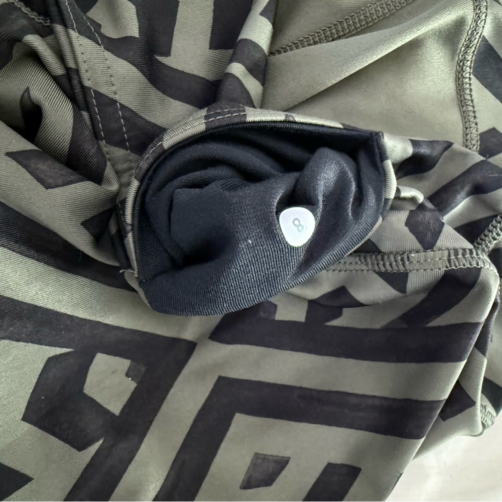 Lululemon Geometric Patterned Leggings - Picture 4 of 4